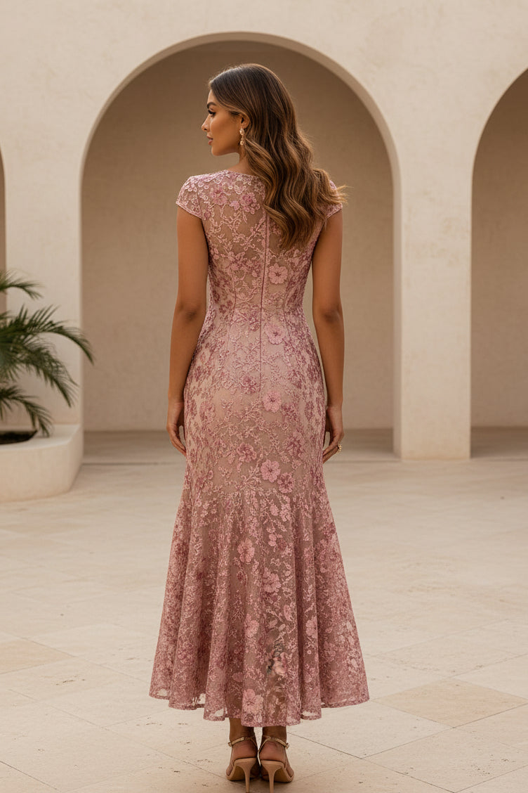 Florales Spitzen-Midikleid mit Kappenärmeln und Meerjungfrauen-Silhouette