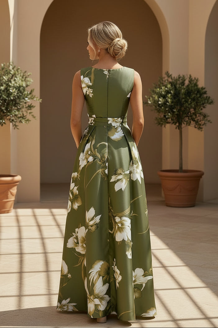 Geblümtes, hochgeschlossenes, ärmelloses Ballkleid