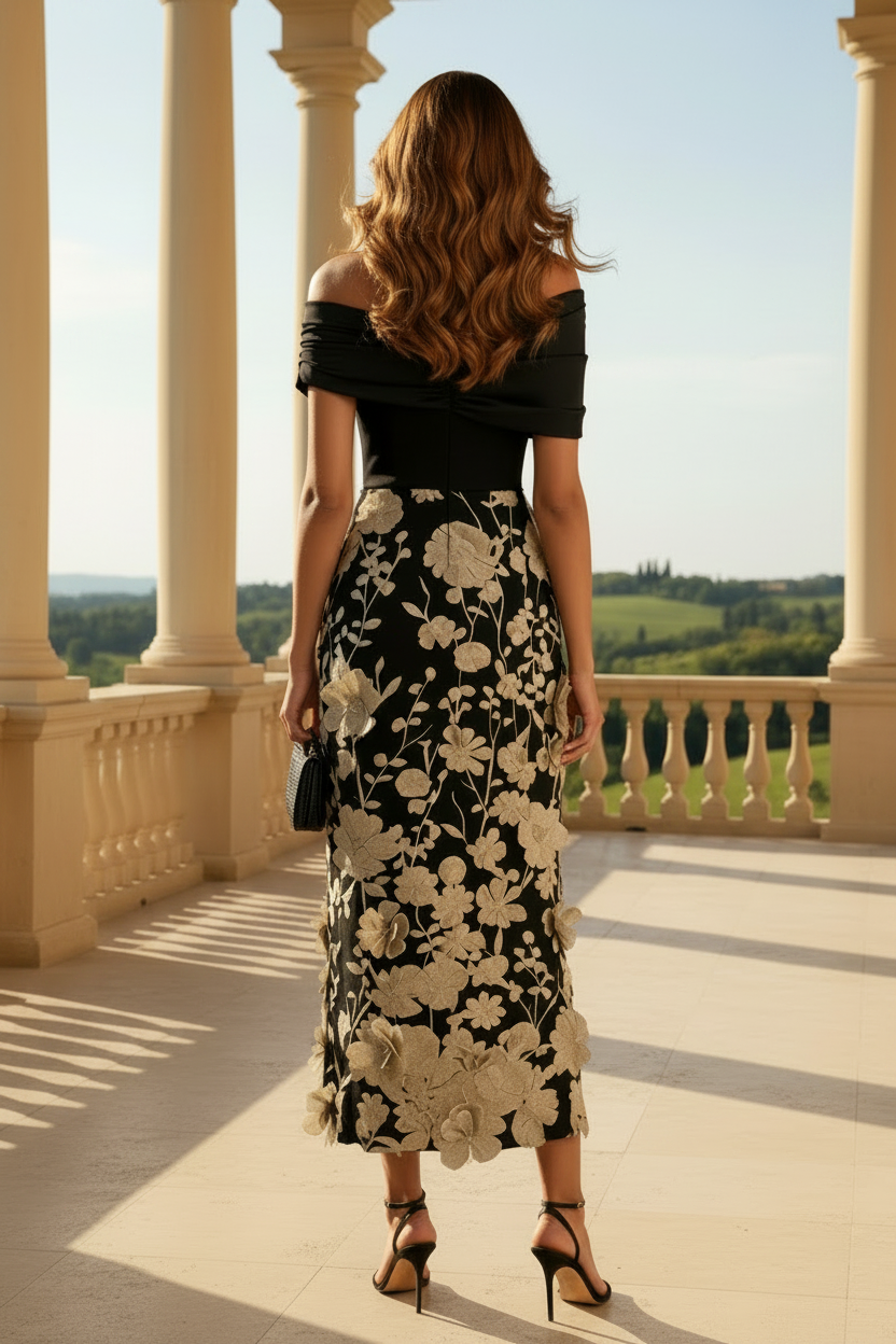 Carmenkleid mit floralen Applikationen