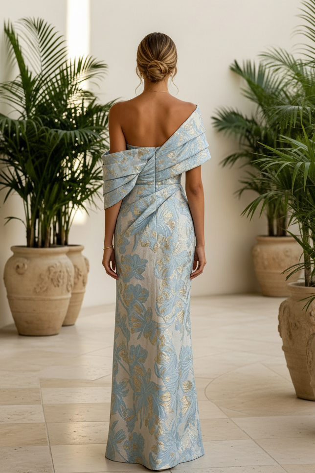 Schulterfreies Jacquard-Abendkleid mit Drapierung