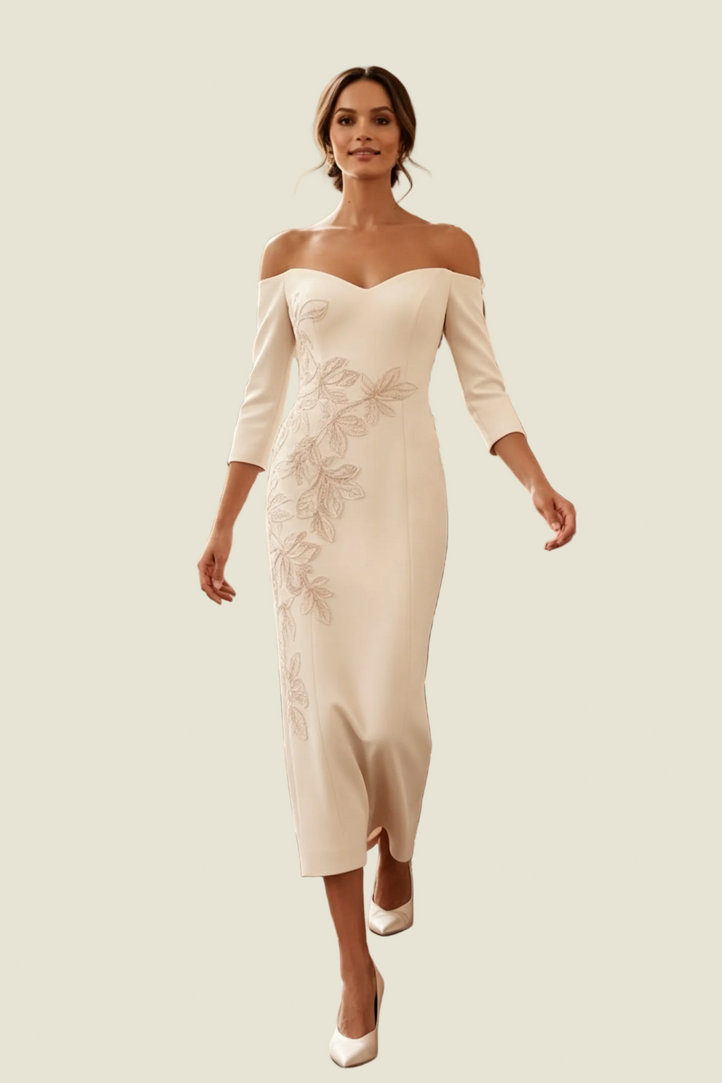 Schulterfreies, teelanges Kleid mit floraler Applikation