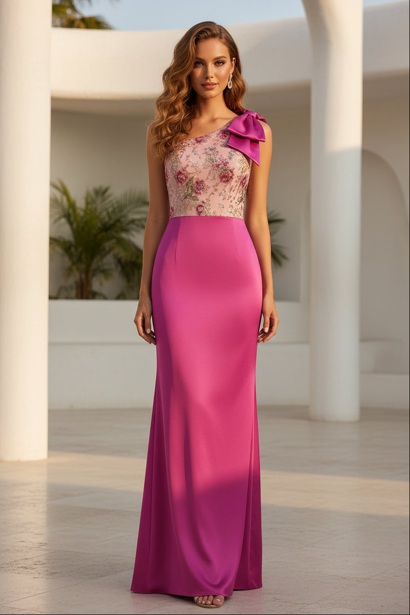 Ein-Schulter-Abendkleid mit Blumenmieder