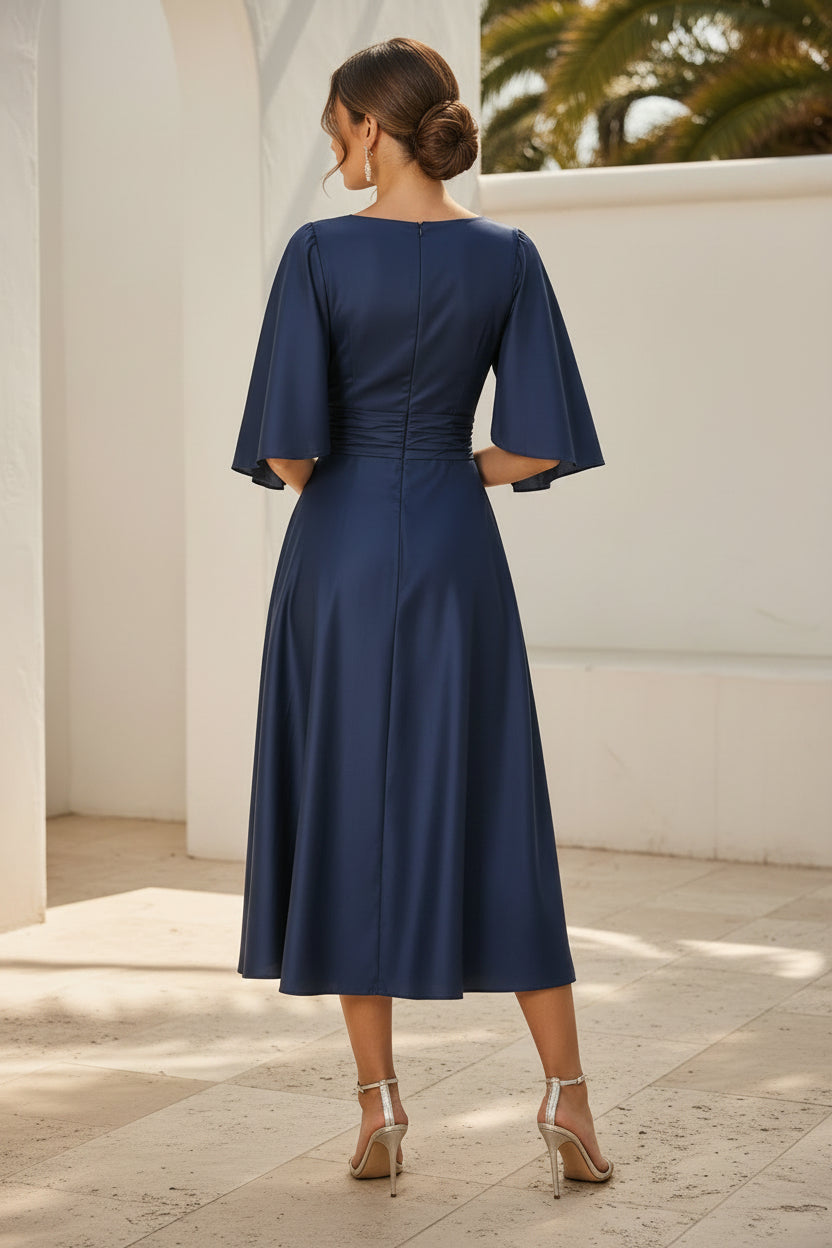 Satin-Midirpkleid mit flatternden Ärmeln