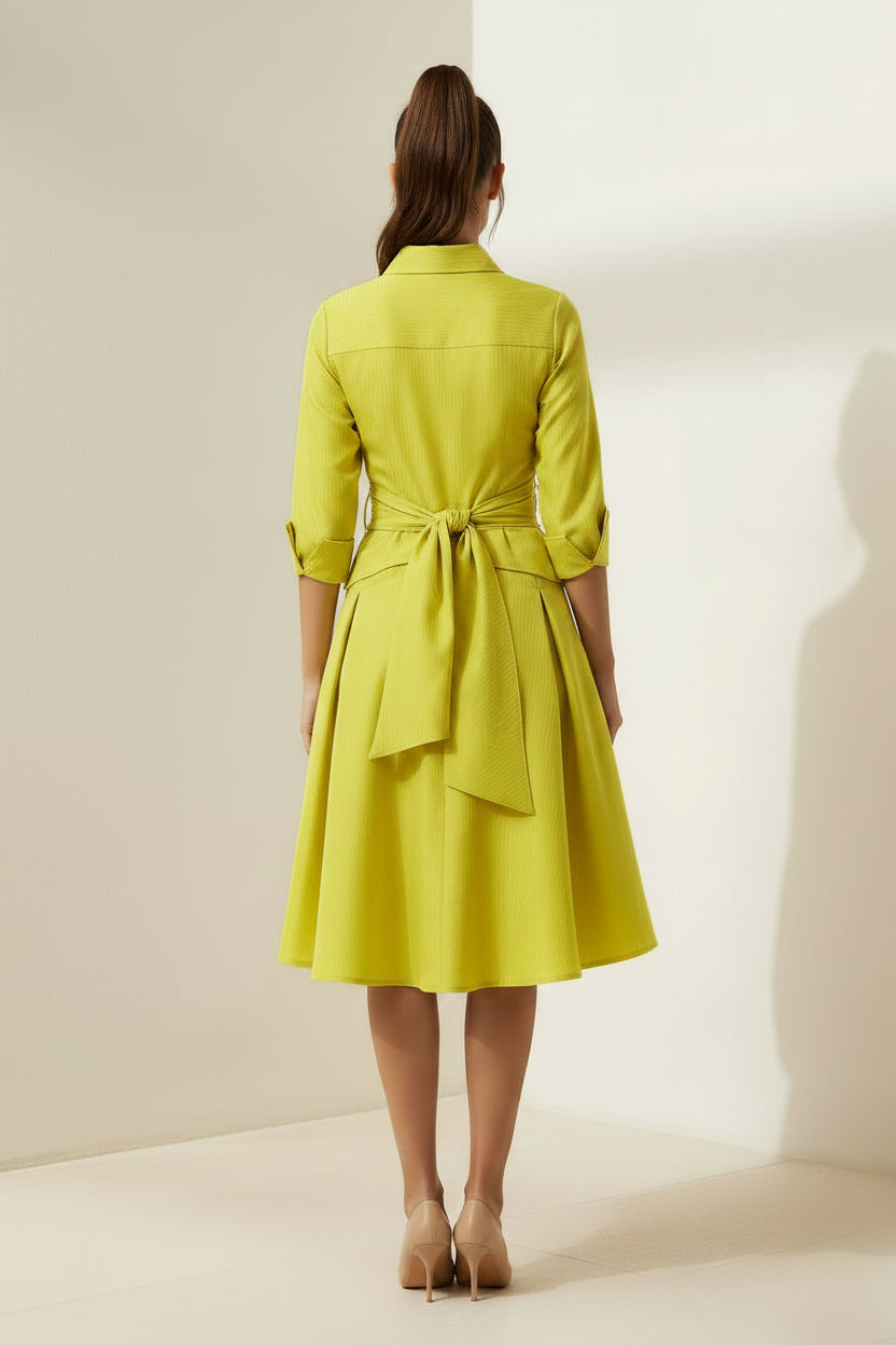 Hemdblusenkleid mit Bindegürtel und ausgestelltem A-Linien Rock