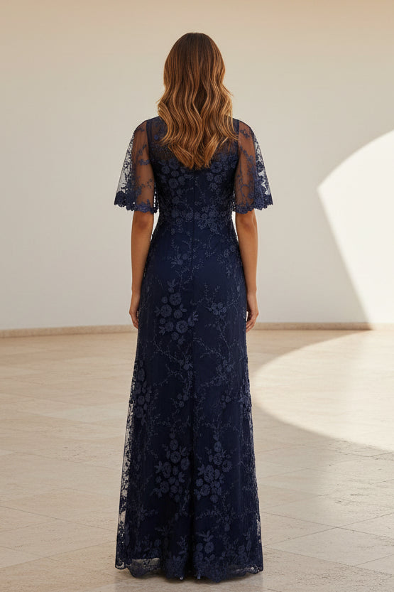 Abendkleid mit 3D-Blumenapplikationen und Flügärmeln