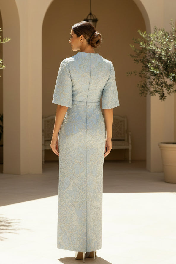 Trägerloses Jacquard-Säulenkleid mit Schal