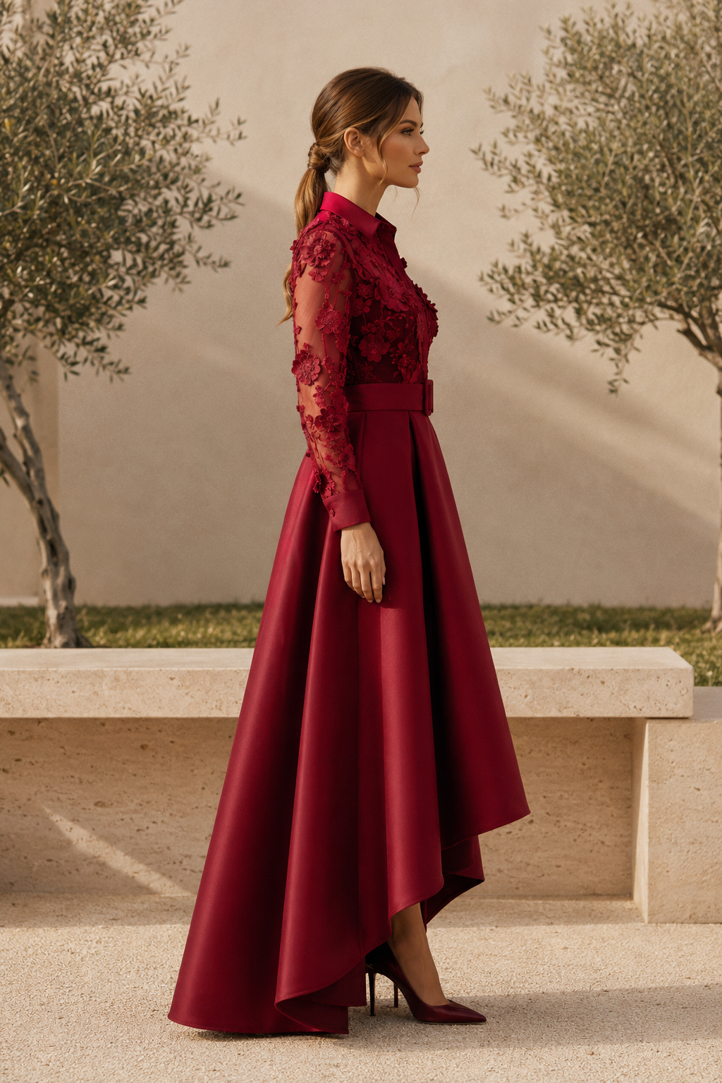 Festliches High-Low-Kleid mit floralem Spitzenoberteil