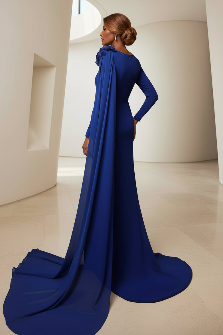 Säulenkleid mit langen Ärmeln und Chiffon-Cape