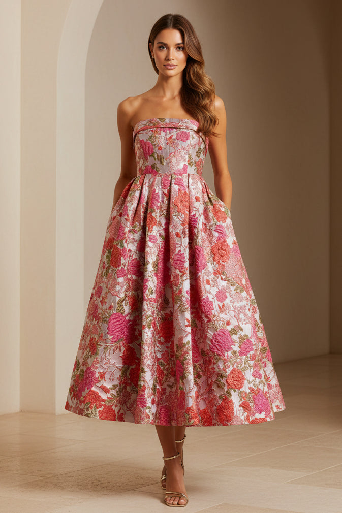 Trägerloses Midikleid aus Blumenjacquard mit Taschen