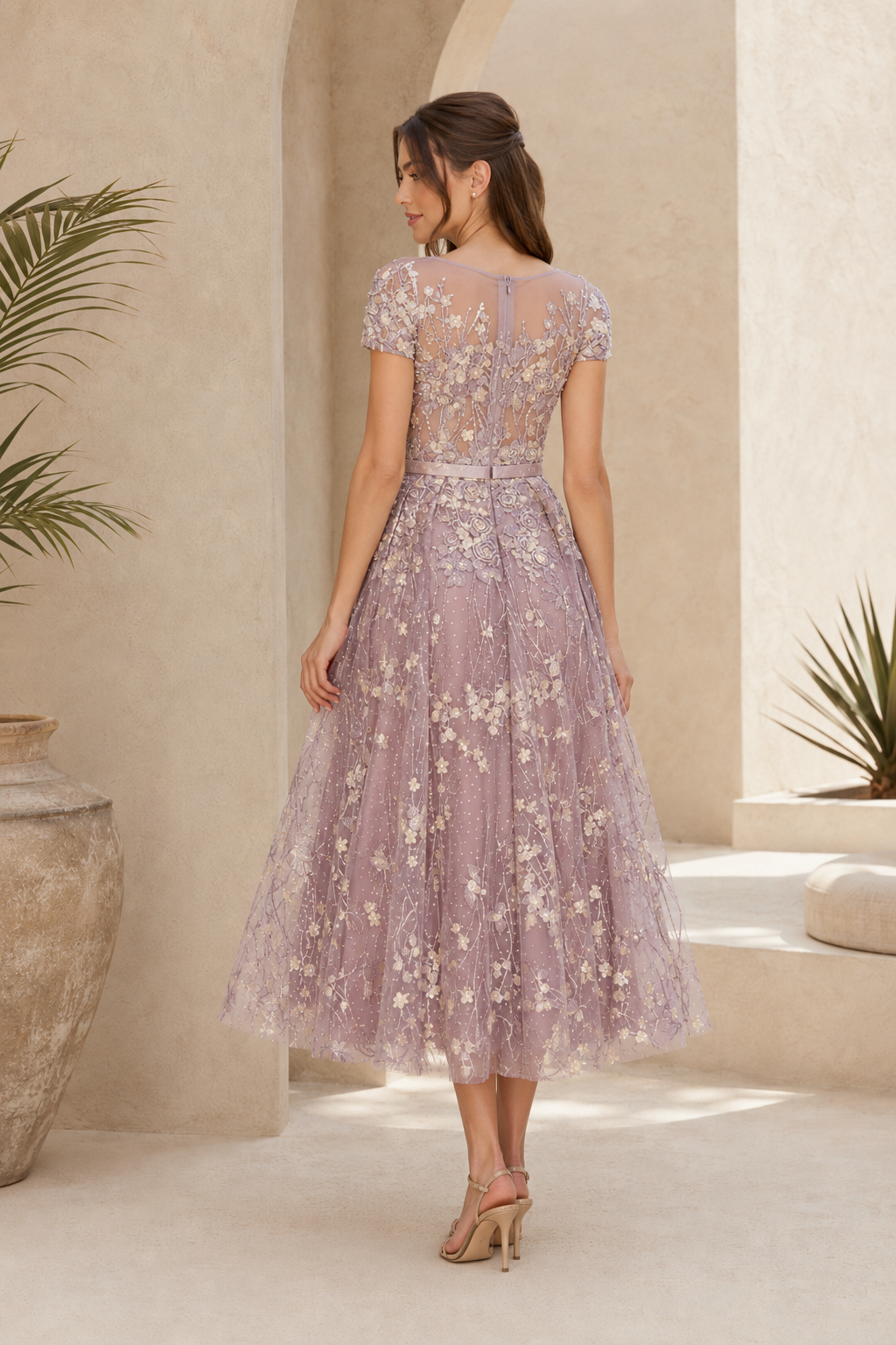 Blumengesticktes Illusion-A-Linien-Kleid in Teelänge