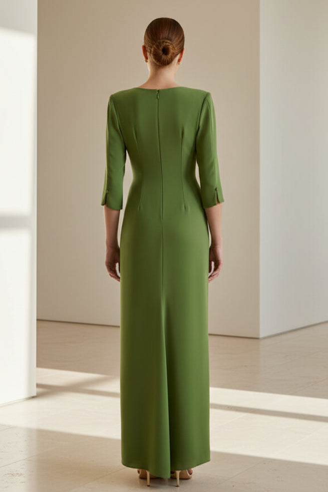 Abendkleid mit V-Ausschnitt, 3/4-Ärmeln, geradem Schnitt und geraffter Taille