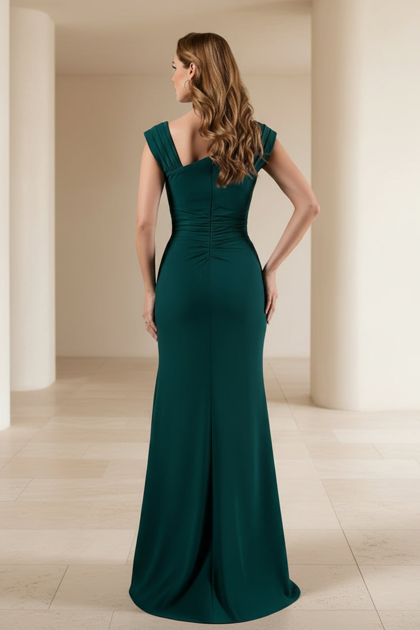 Asymmetrisches, gerafftes Crêpe-Kleid mit hohem Schlitz