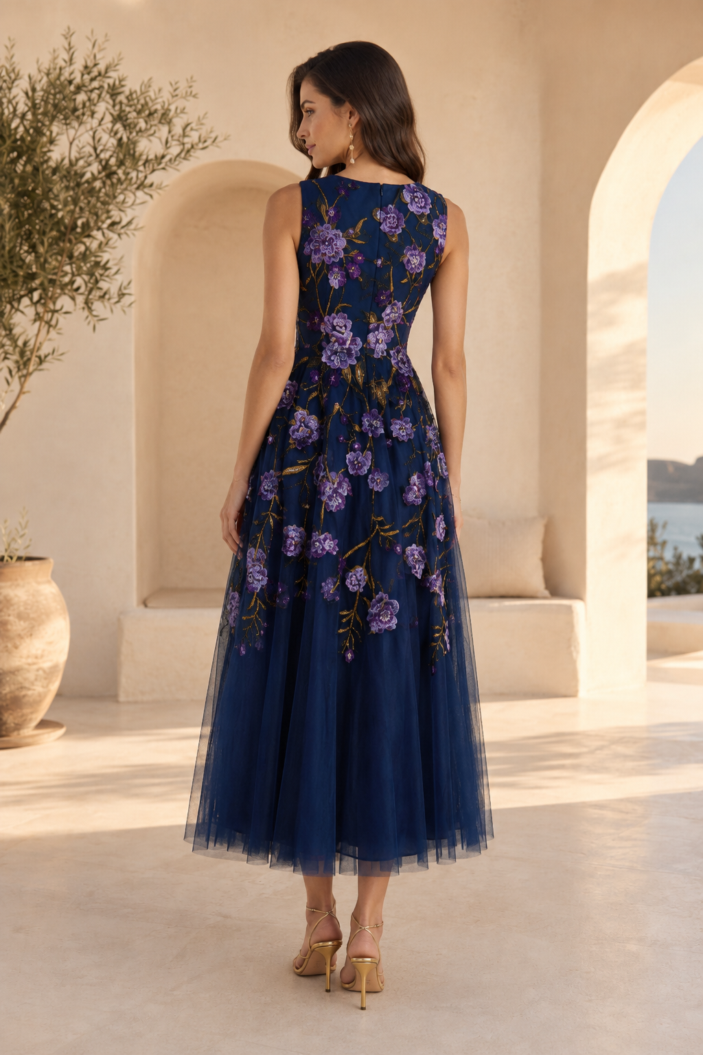 Blumenbesticktes Tüll-A-Linien-Kleid in Teelänge