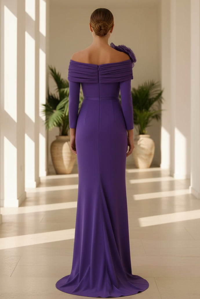 Schulterfreies Langarmkleid mit 3D-Blumen