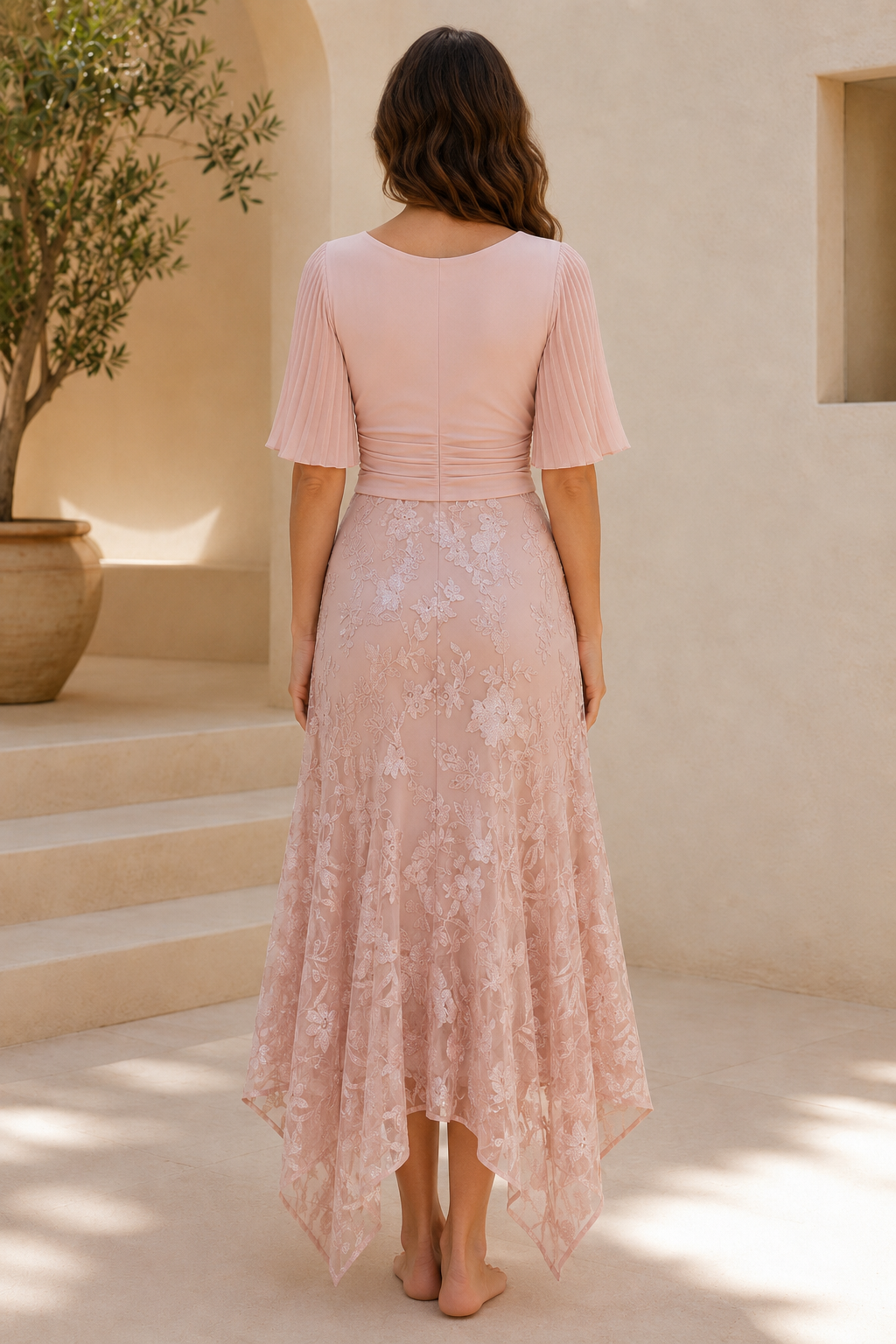 Asymmetrisches Midi-Spitzenkleid mit Volantärmeln