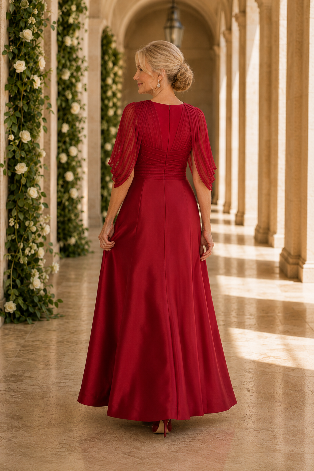 A-Linien-Kleid mit gerafftem Oberteil und Cape-Ärmeln