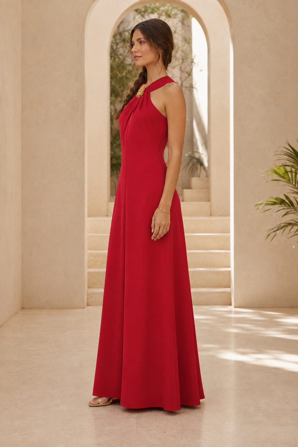 Abendkleid mit Neckholder, Plissees und A-Linie