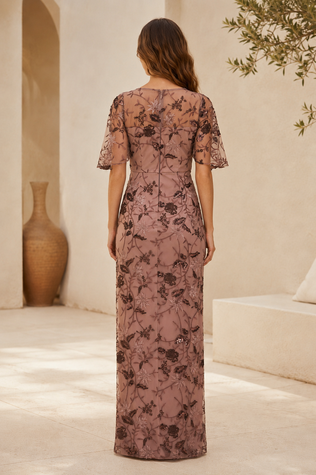 Abendkleid aus besticktem Pailletten-Mesh mit Blumenmuster