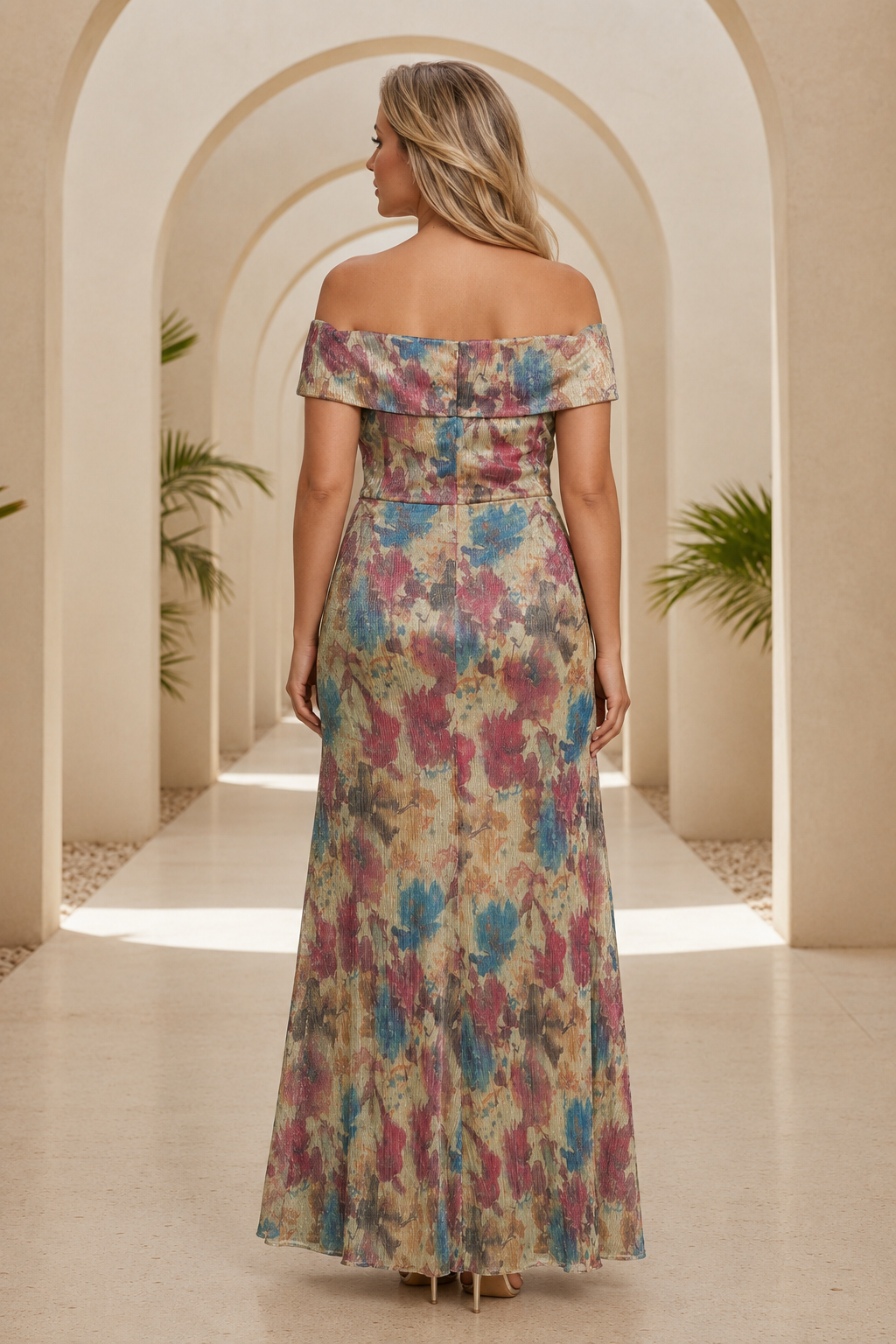 Carmenkleid mit Blumenmuster und hohem Schlitz
