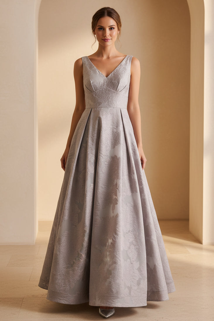 Abendkleid mit V-Ausschnitt, Falten und Jacquard-A-Linie