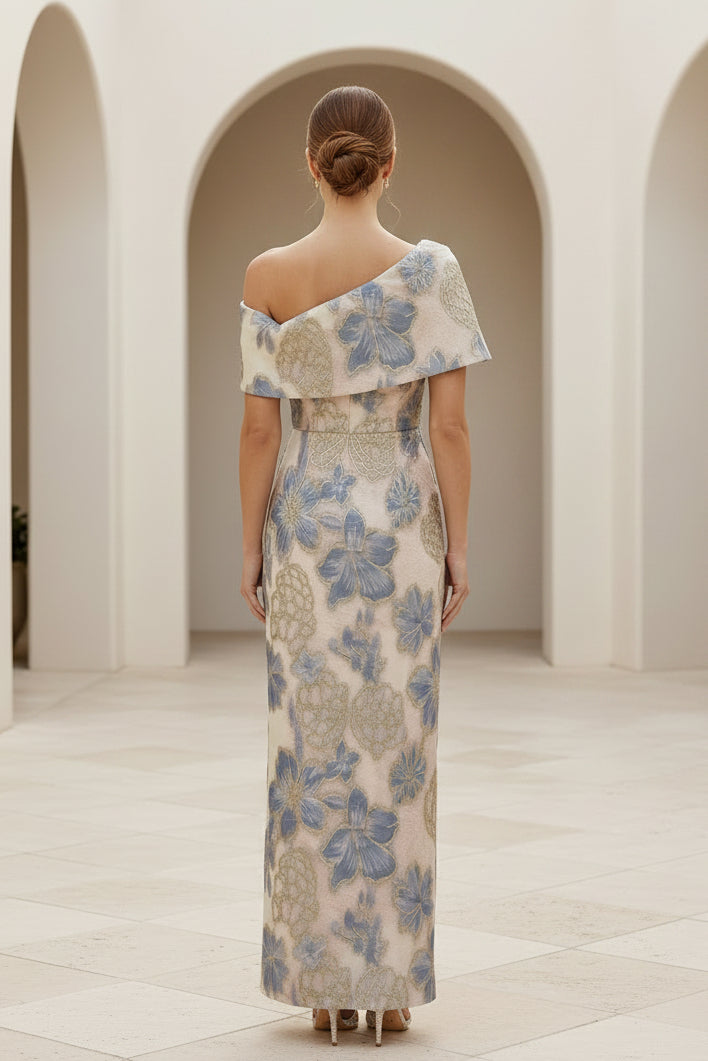 Maxikleid mit Blumen-Jacquard, One-Shoulder und Cape-Ärmel