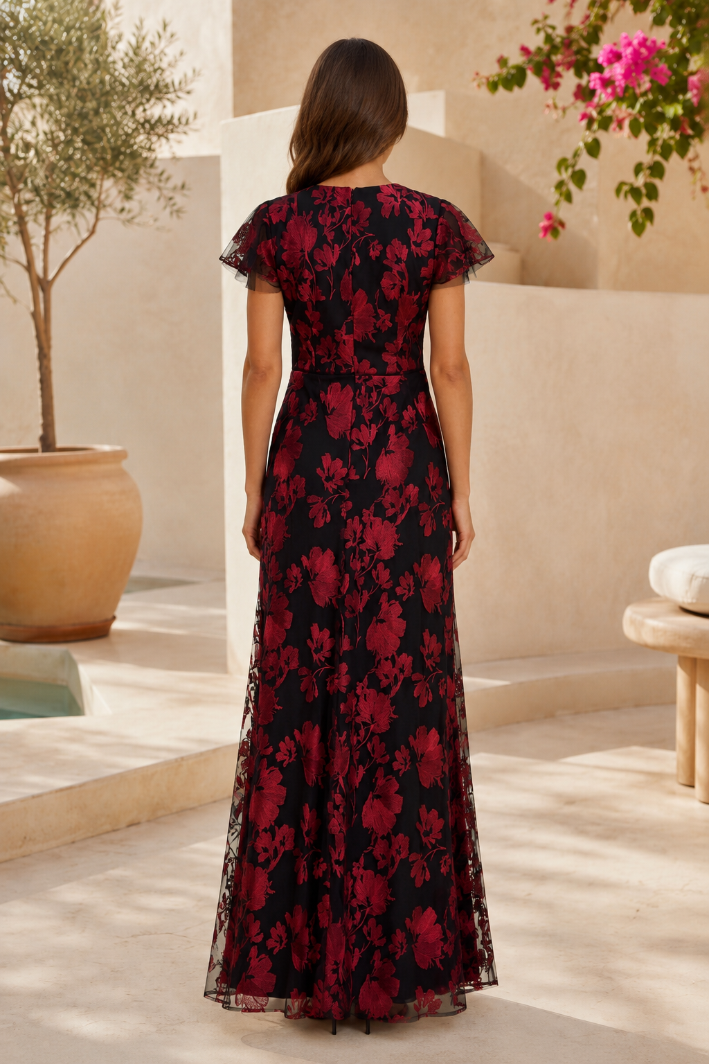 Maxikleid aus Mesh mit floraler Stickerei und V-Ausschnitt