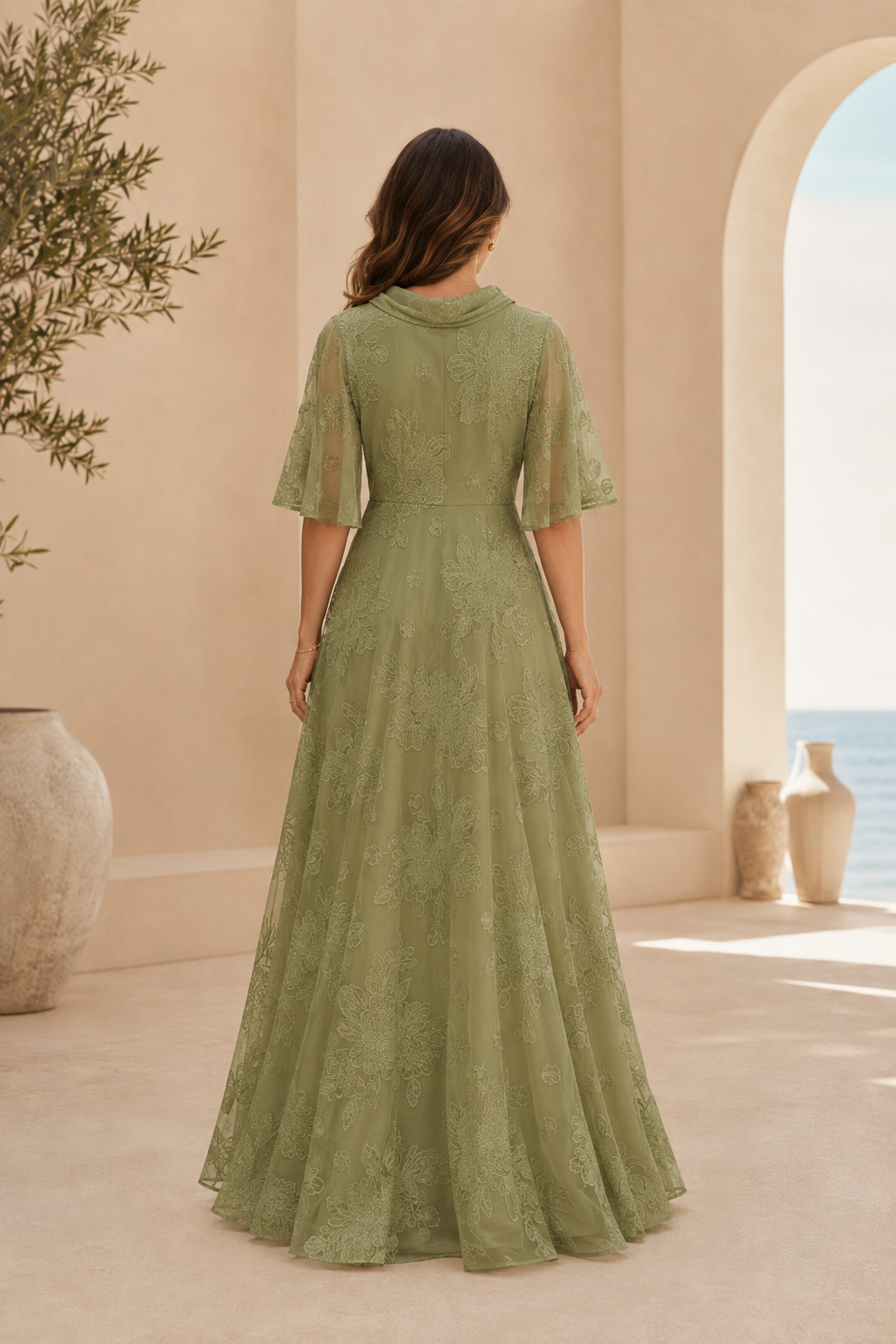 Ärmelloses A-Linien-Kleid aus Spitze mit Wasserfallausschnitt