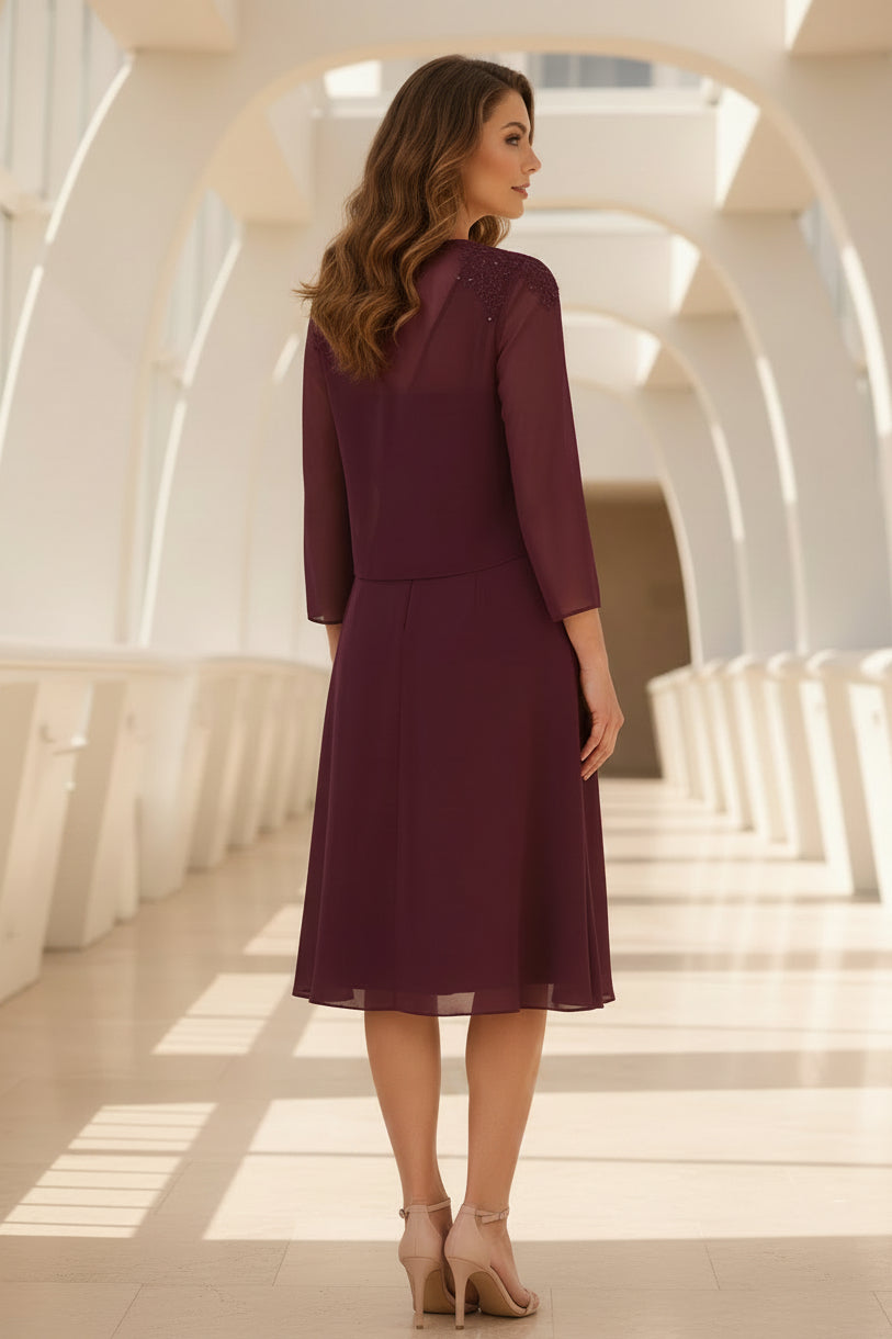 Knielanges Chiffonkleid mit Jacke und Raffungen