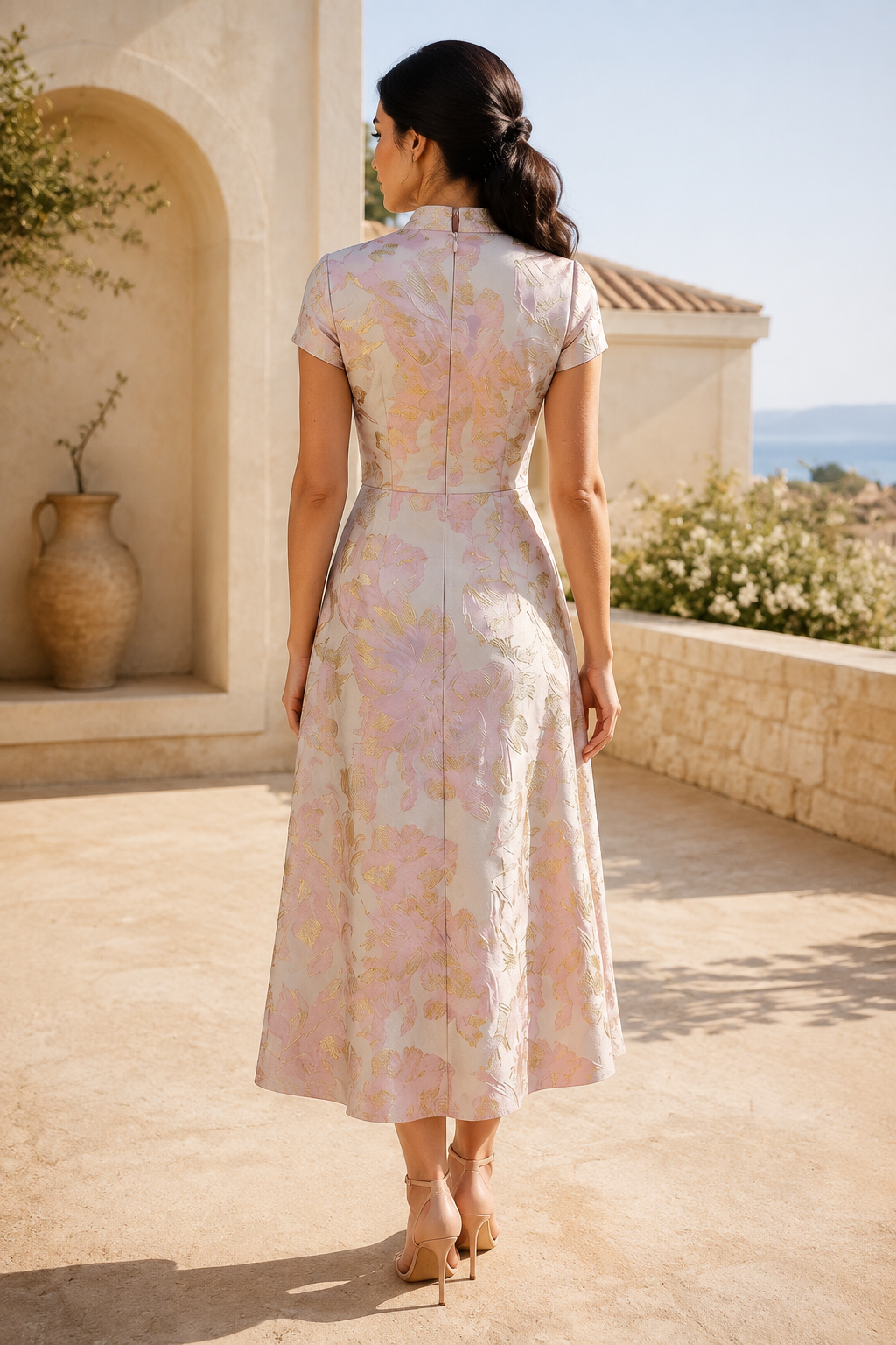 Florales Jacquard-Wickelkleid in Midilänge mit Flügelärmeln