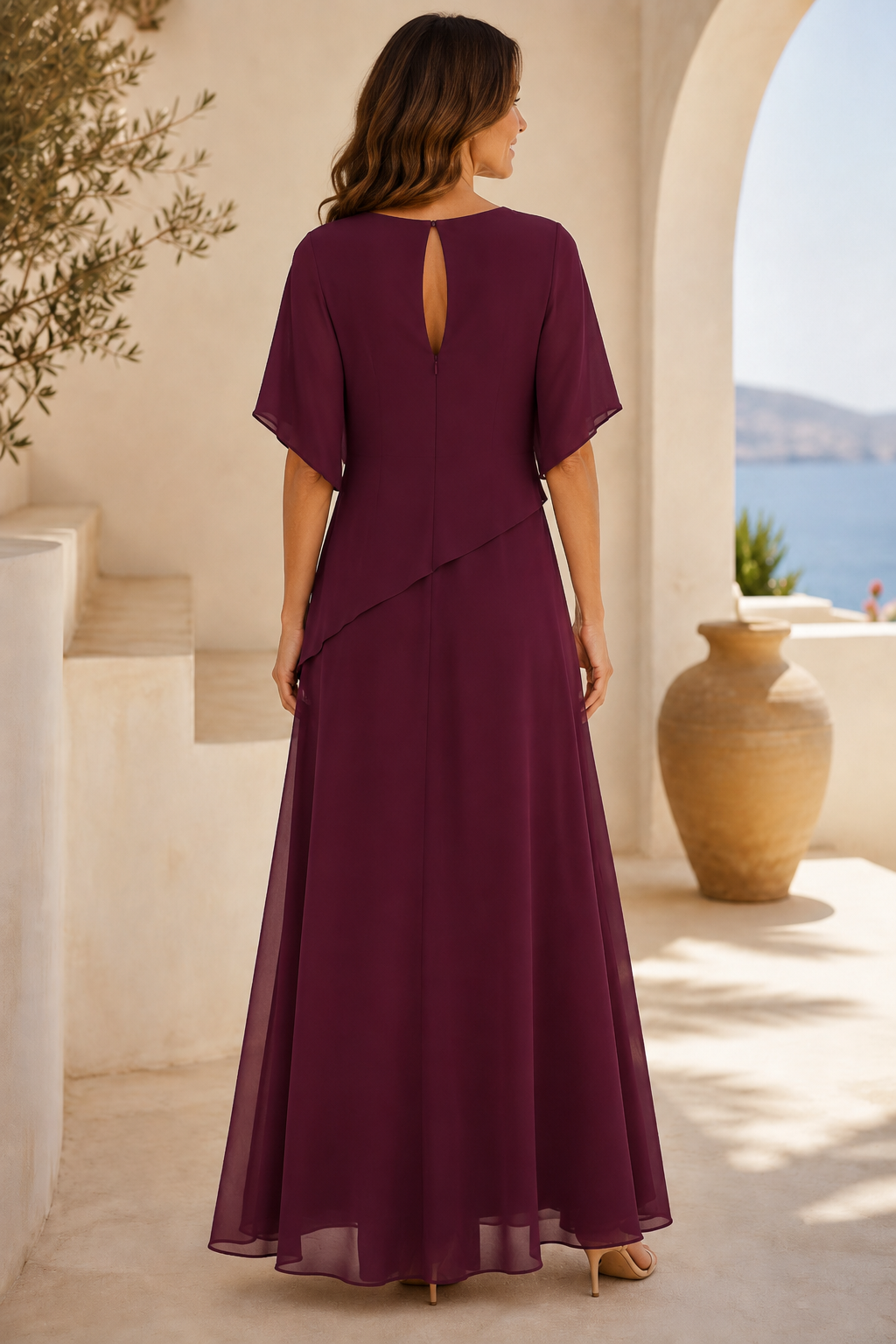 Gestuftes Chiffon-Maxikleid mit Flatterärmeln