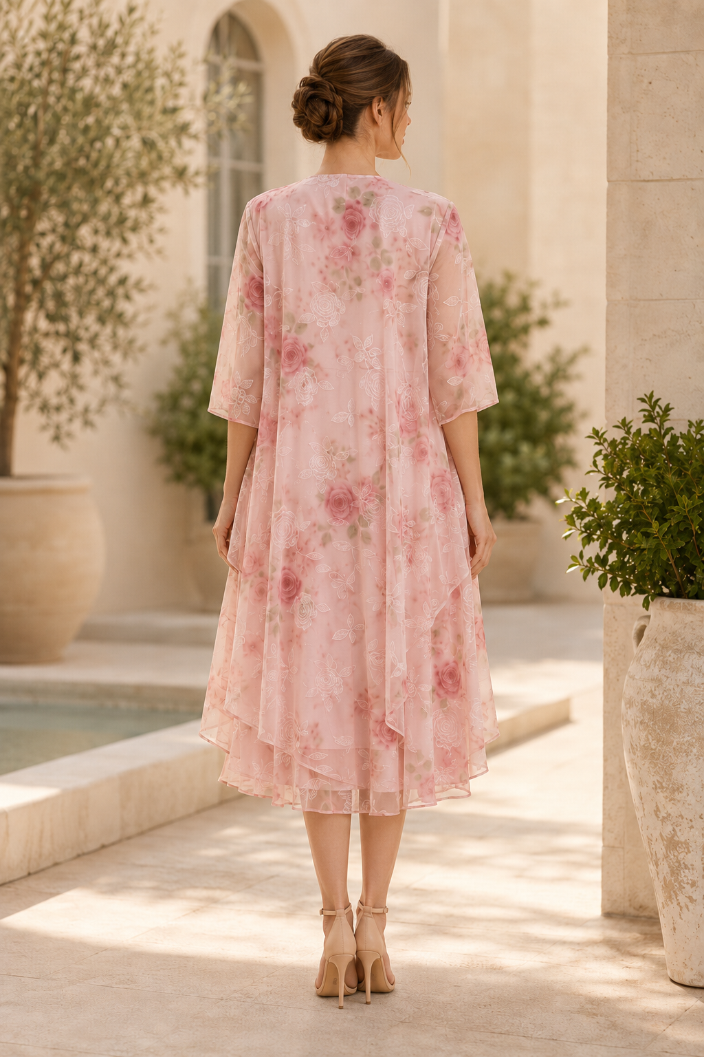 Geblümtes gestuftes Midikleid mit transparenter Jacke