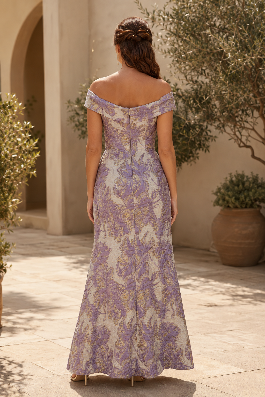 Off-the-Shoulder-Kleid aus floralem Jacquard mit hohem Schlitz