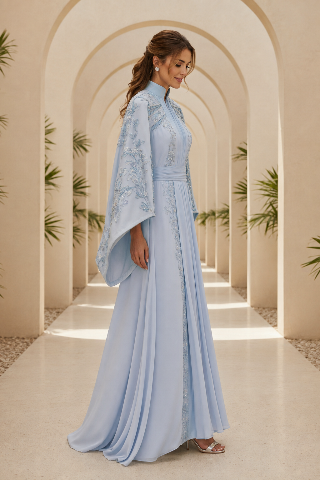 Besticktes A-Linien Abendkleid mit Stehkragen und ausgestellten Ärmeln