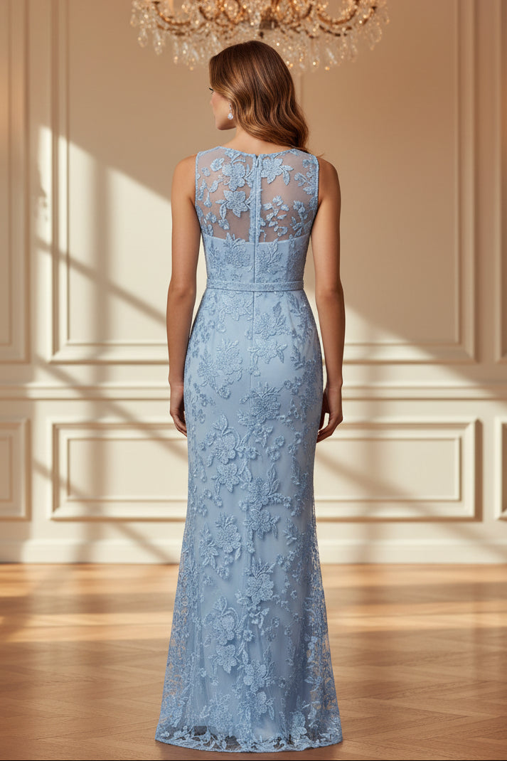 Abendkleid aus Spitze mit Illusion-Ausschnitt