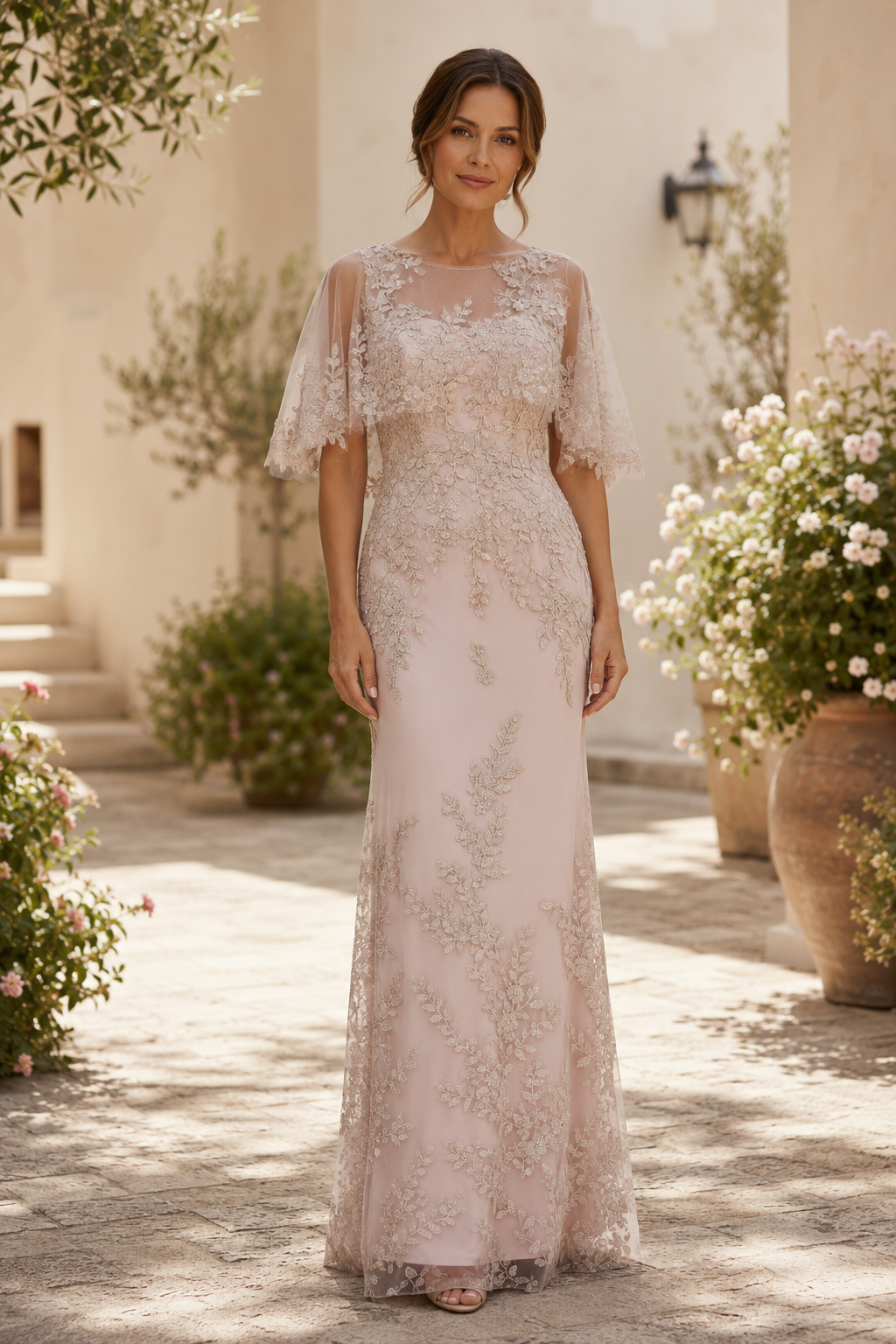 Abendkleid mit Illusionsausschnitt, Spitzen-Cape-Ärmeln