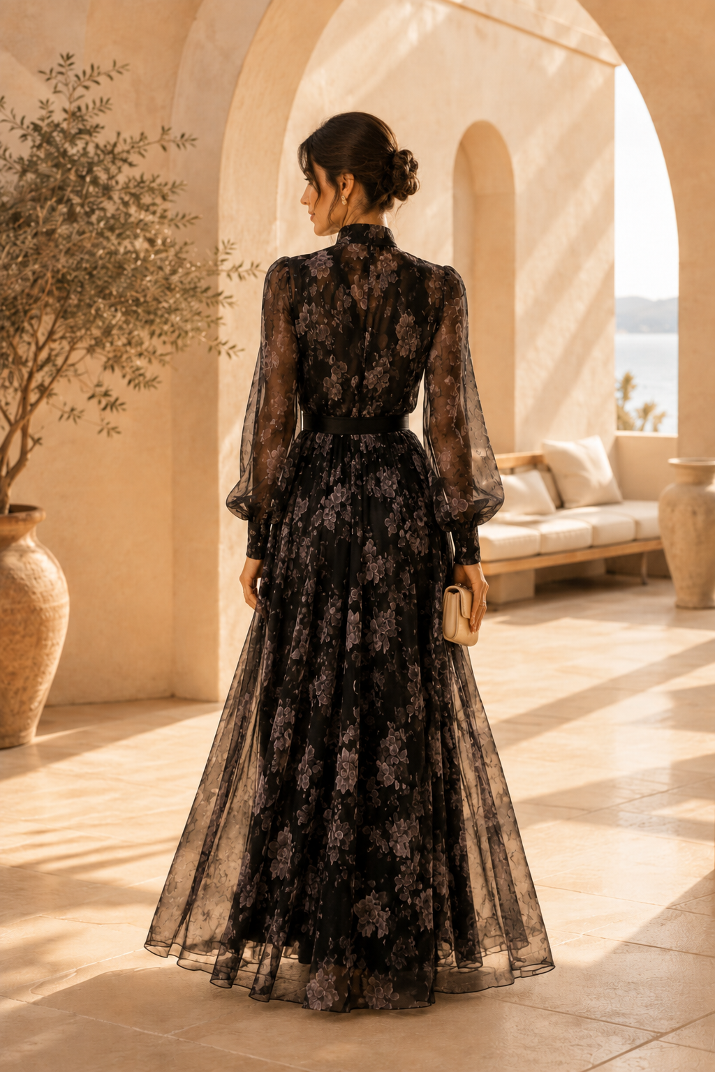Geblümtes Maxikleid mit Bindekragen und langen Ärmeln