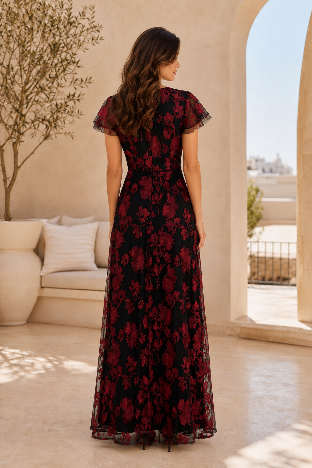 Geblümtes Maxikleid mit V-Ausschnitt und flatternden Ärmeln