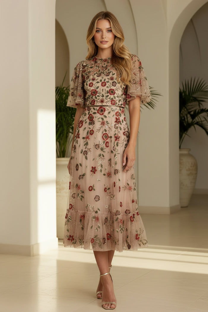 Besticktes Tüll-Midikleid mit flatternden Ärmeln