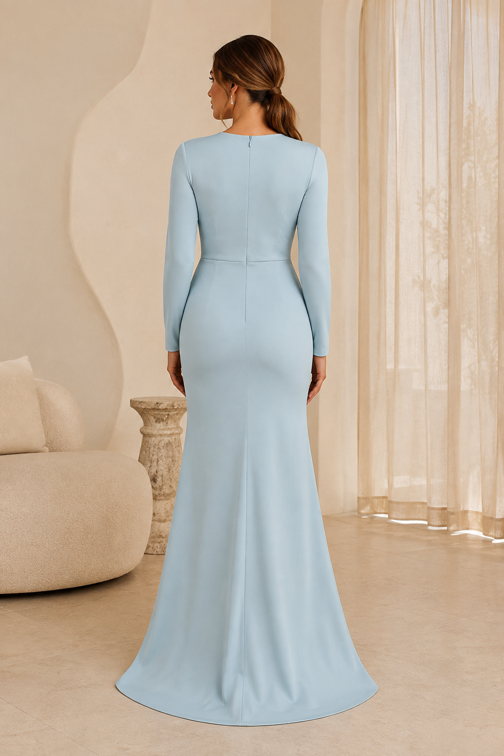 Langärmelige Säulen-Robe mit Rosendetail und Rüschenschlitz