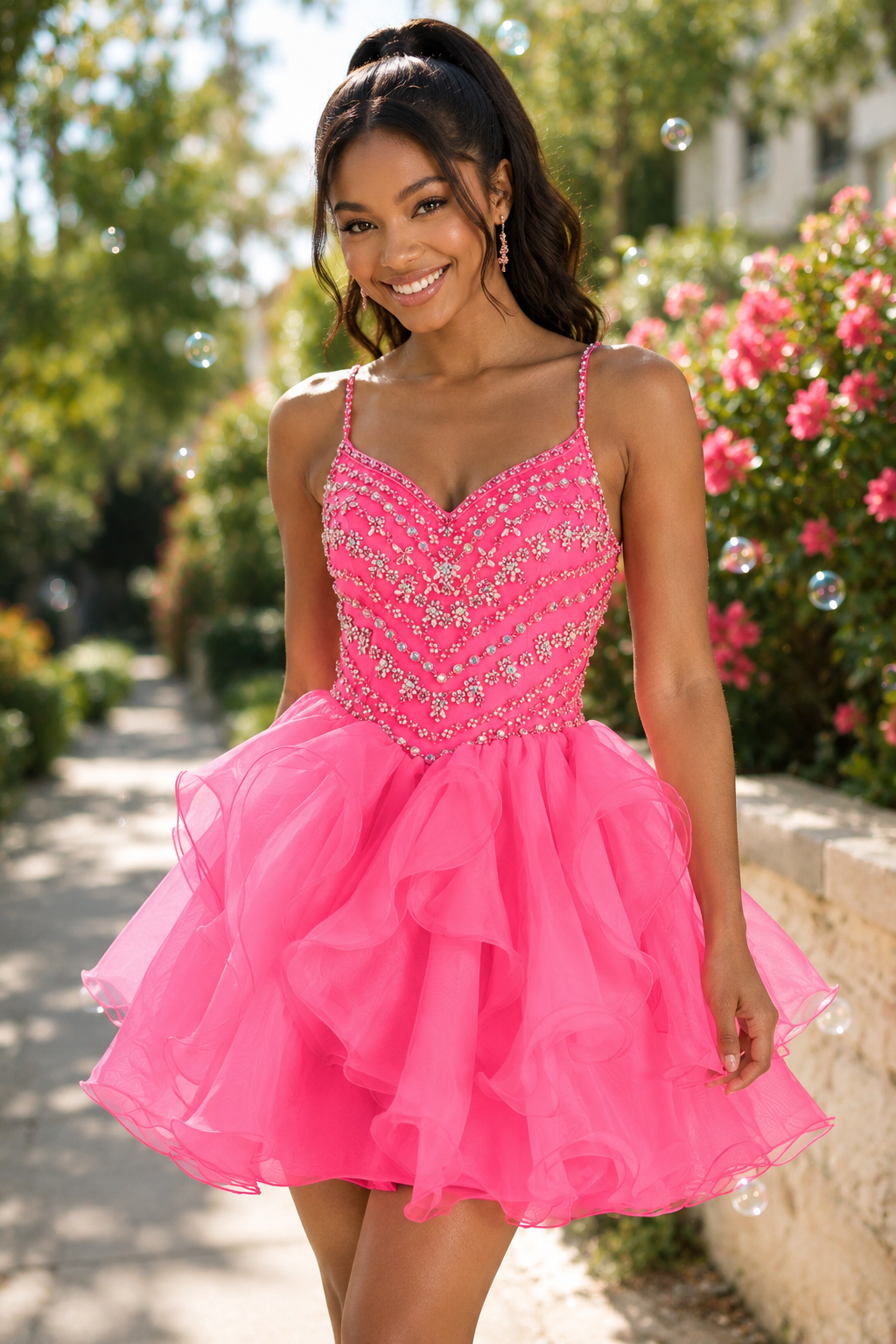 Verziertes Oberteil mit Rüschen aus Organza, Mini-Kleid