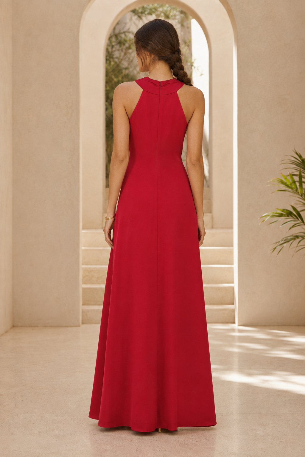 Abendkleid mit Neckholder, Plissees und A-Linie