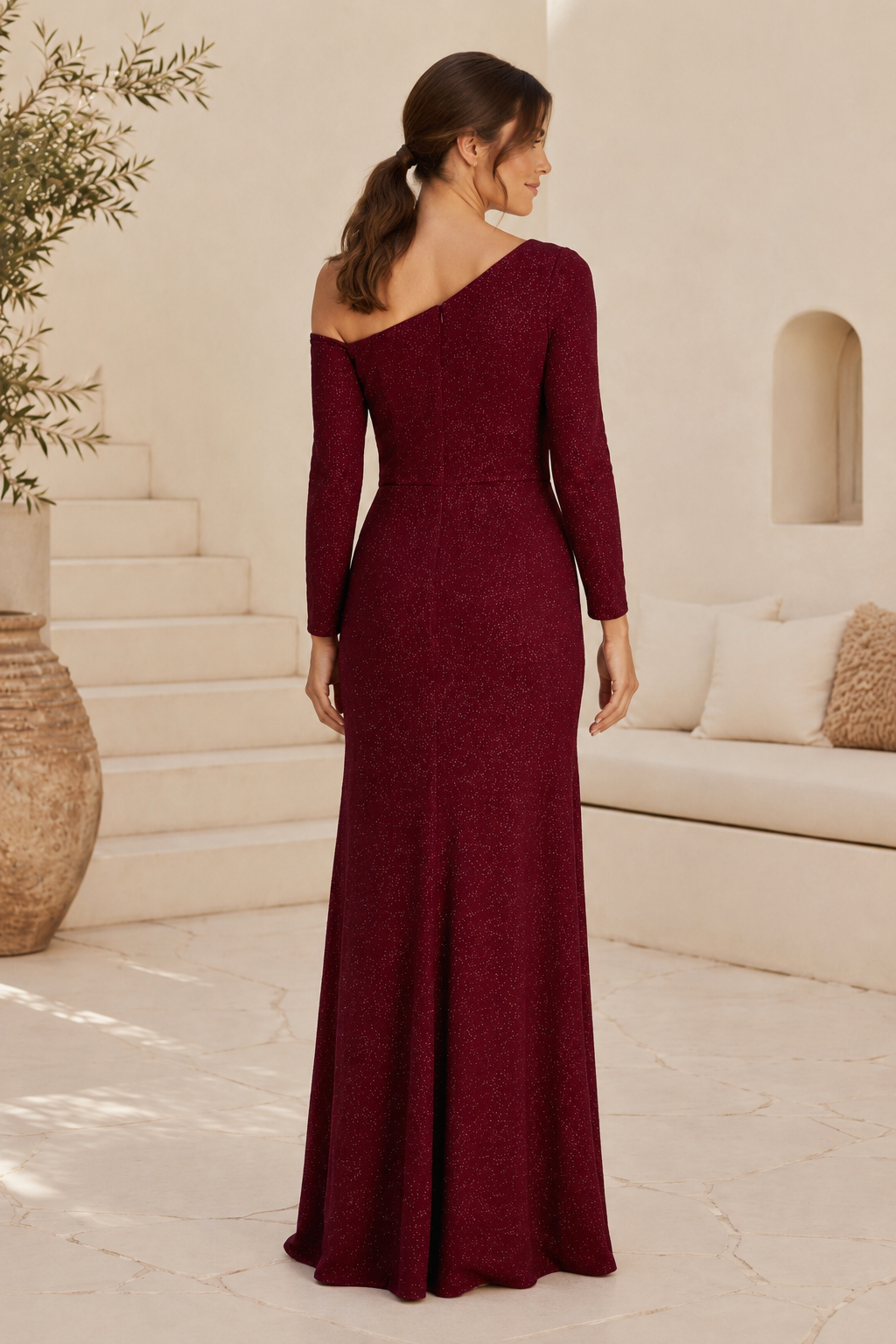 Glitzer-Abendkleid mit One-Shoulder- und langen Ärmeln