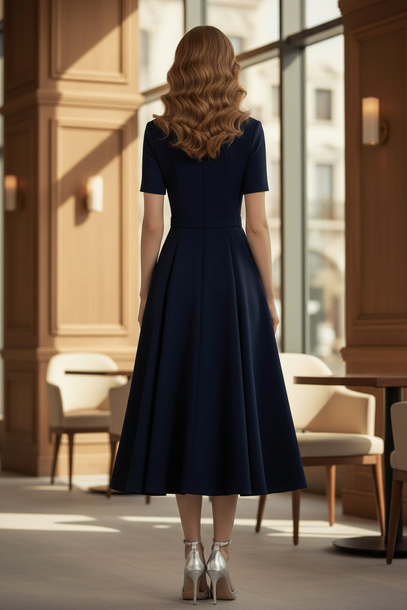 Midikleid in A-Linie mit Perlenkragen