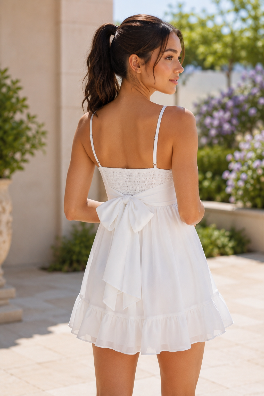 Mini-Chiffonkleid mit Herzausschnitt und Rückenschnürung