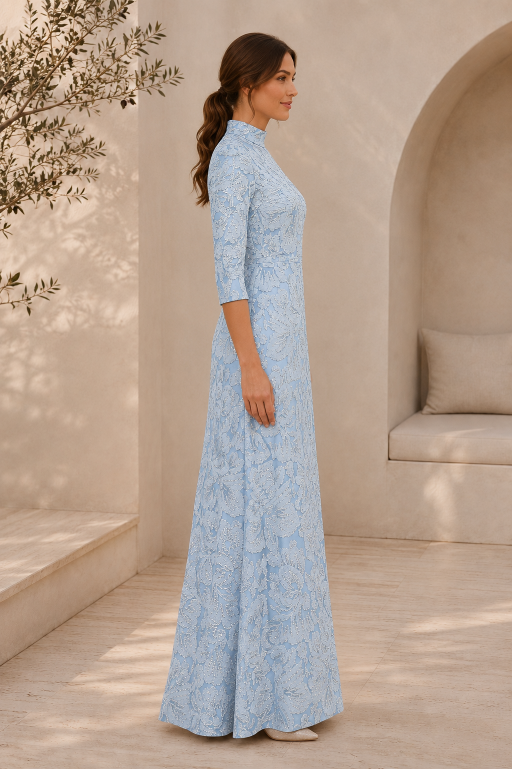 Hochgeschlossene Robe aus floralem Jacquard mit 3/4-Ärmeln