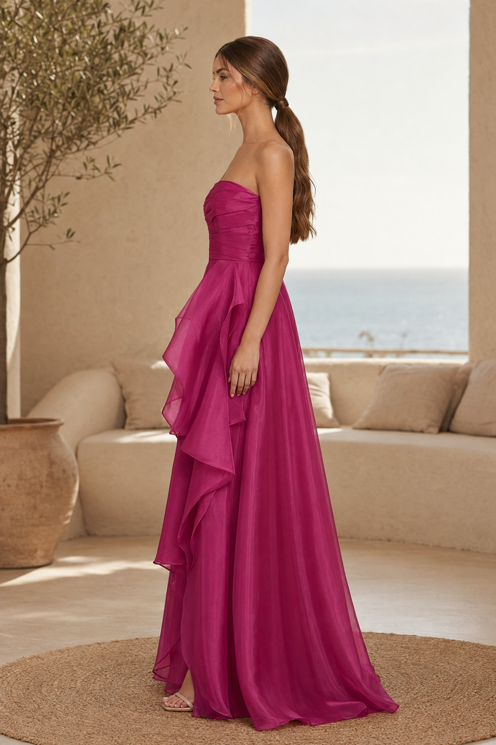 Trägerloses A-Linien-Kleid mit gerafftem Oberteil und Kaskadenrüsche