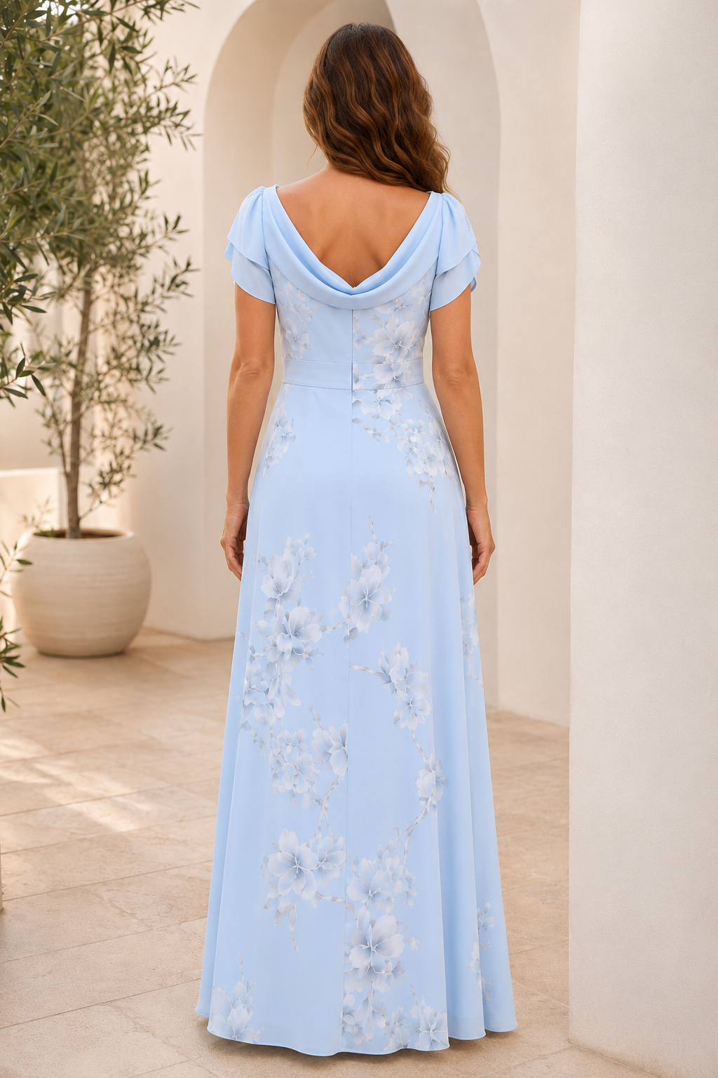 Maxikleid mit Wasserfallausschnitt, geblümtem Muster und flatternden Ärmeln