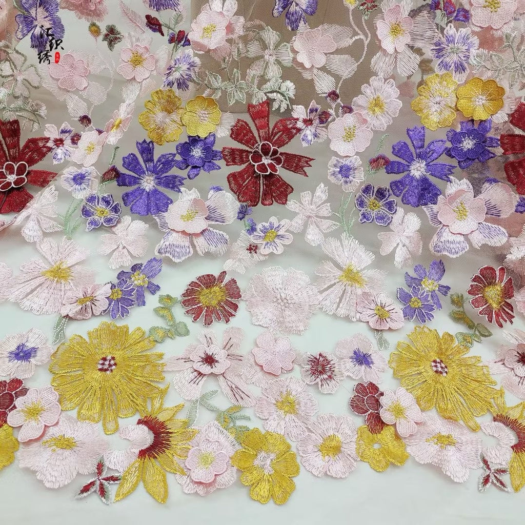 Abendkleid aus Chiffon mit floral besticktem Mesh-Oberteil