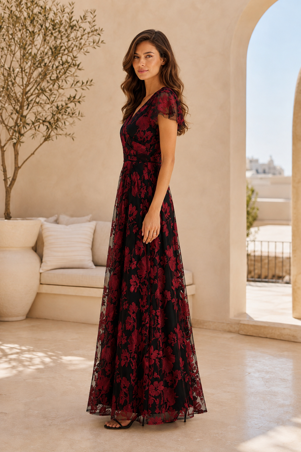 Geblümtes Maxikleid mit V-Ausschnitt und flatternden Ärmeln