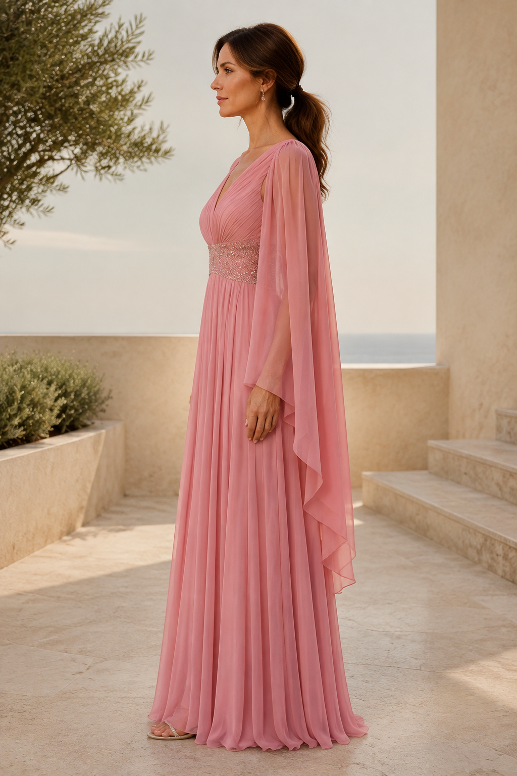 Abendkleid aus Chiffon mit Cape-Ärmeln und perlenbesetzter Taille